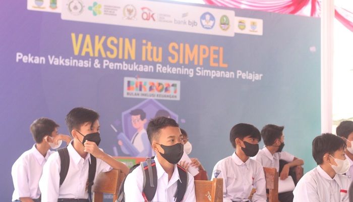 Sasar 4.000 Pelajar, OJK Jabar Gelar Vaksinasi Plus Pembukaan SimPel di Empat Wilayah